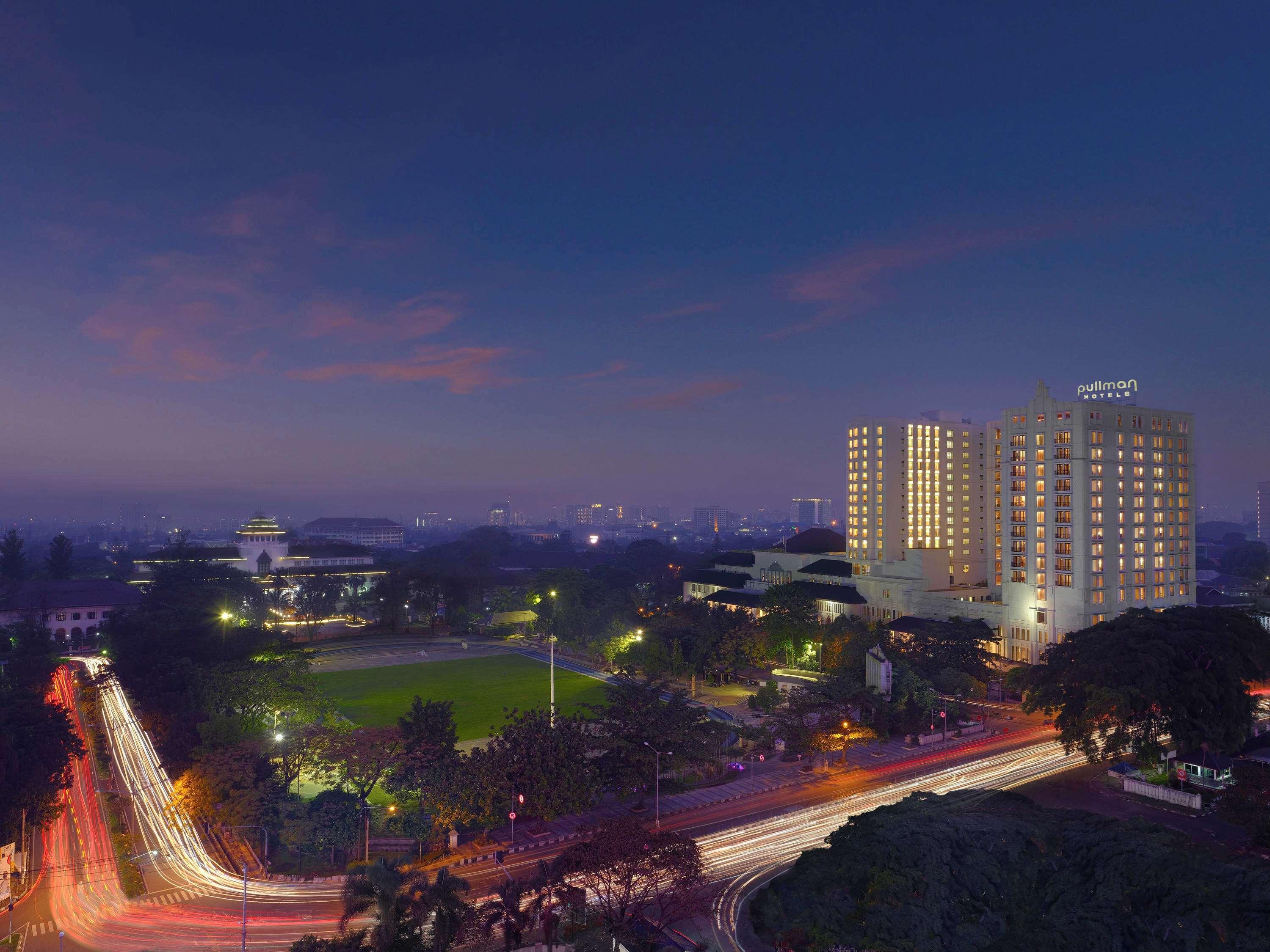 Pullman Bandung Grand Central Extérieur photo